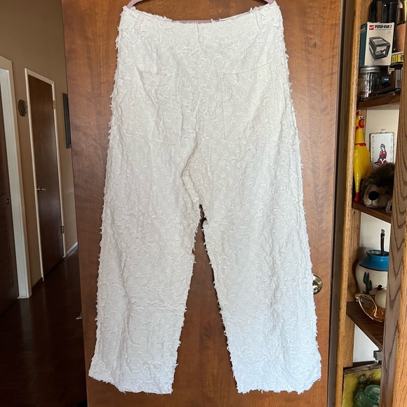 Avec Les Filles Cream Textured Fabric - Picture 5 of 6